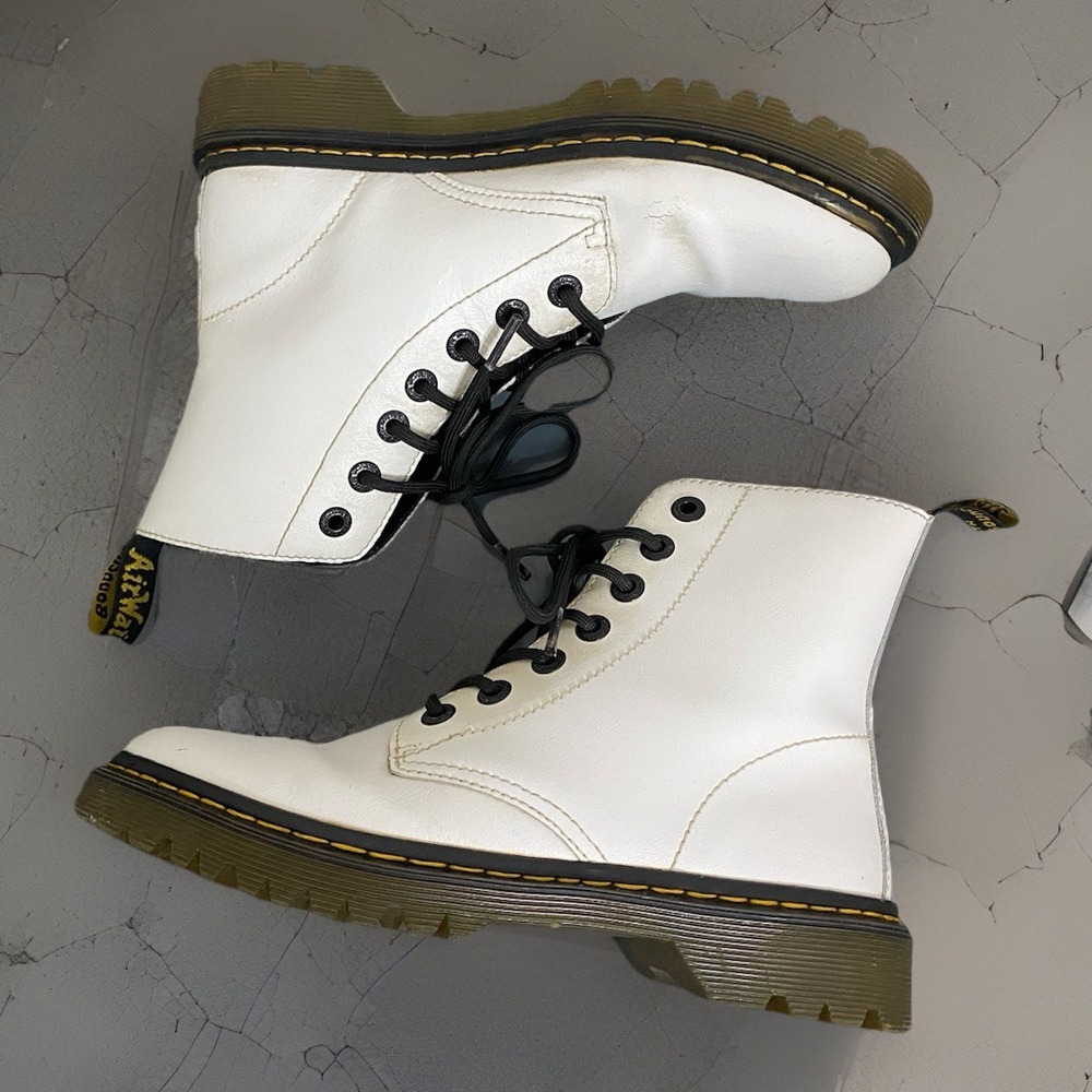 Dr.Martens Luana AW004 Woman's 7 Leather White Lace Up‎ Boot Shoes Grunge Goth